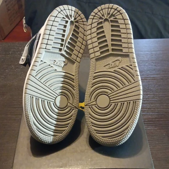 Nike Jordan 1 Retro High OG Satin Shadow Kids 11c NWBOX - Picture 9 of 10